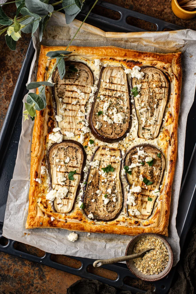 Plaattaart met gegrilde aubergine en fetacrème 42 plaattaart met gegrilde aubergine en fetacreme