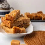 Stroopwafelboterkoek met karamel