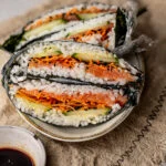 Sushi sandwich met gerookte zalm