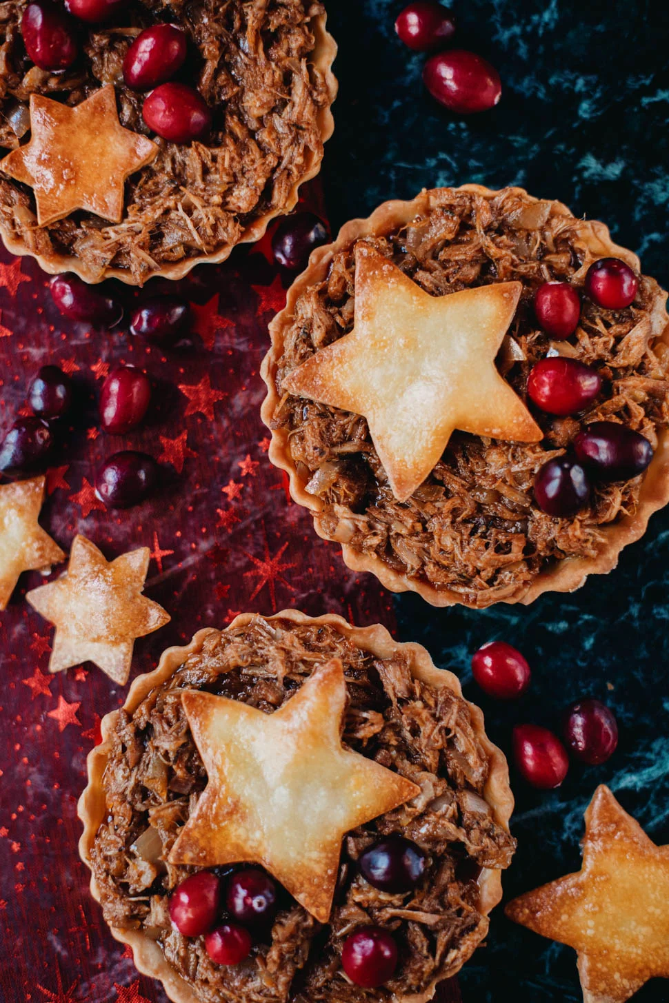 15x hoofdgerechten voor Kerst 3 Pulled pork tartelettes met cranberrysaus
