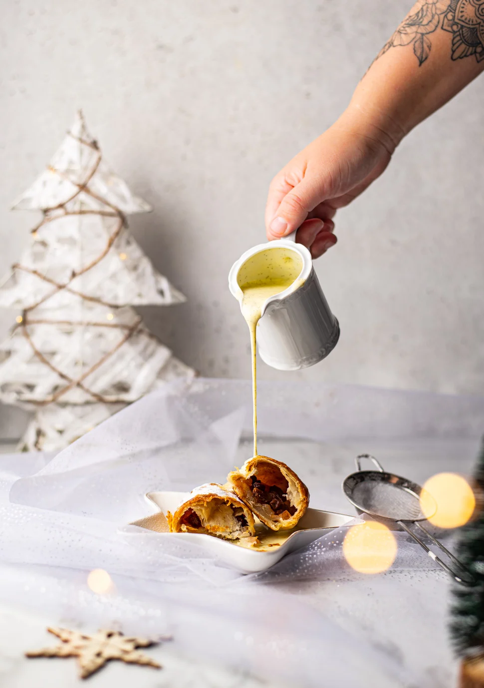 17x de lekkerste Kerst nagerechten 11 mini apfelstrudel met vanillesaus
