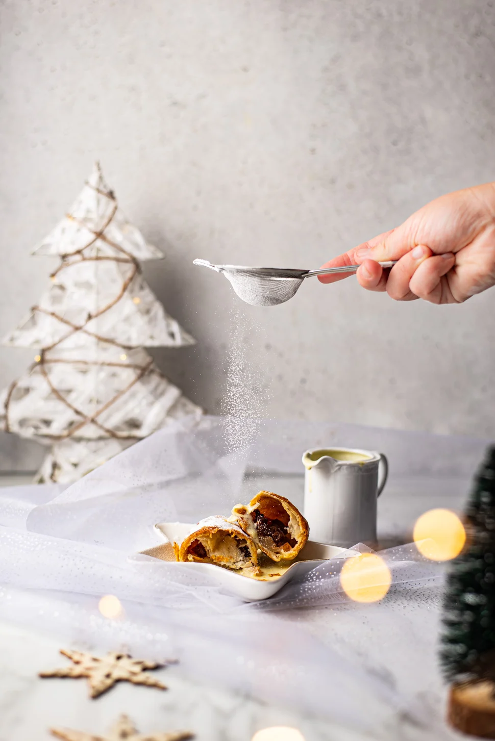 Fastfood Friday: Mini apfelstrudel met vanillesaus 2 mini apfelstrudel met vanillesaus