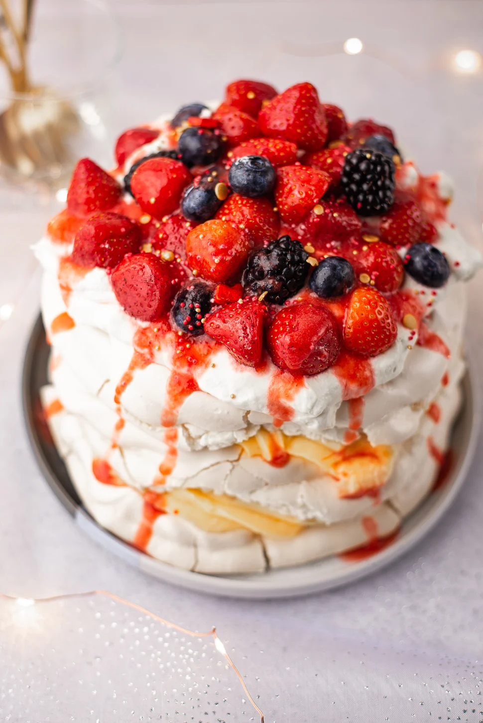 Pavlovataart met rood fruit 2 pavlovataart met rood fruit