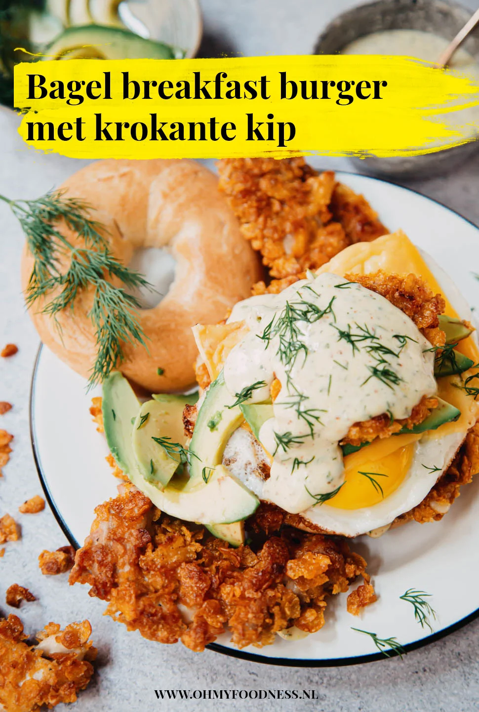 Bagel breakfast burger met krokante kip 4 BagelBreakfastBurgerKrokanteKip Pinterest