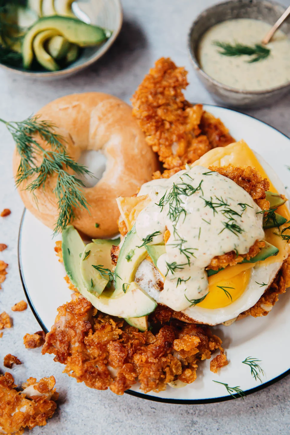 Bagel breakfast burger met krokante kip 1 BagelBreakfastBurgerKrokanteKip ST