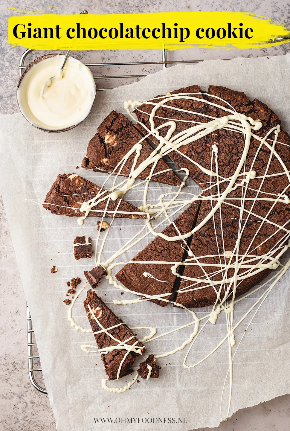 Fastfood Friday: Giant triple chocolatechip cookie 3 Giant chocolatechip cookie