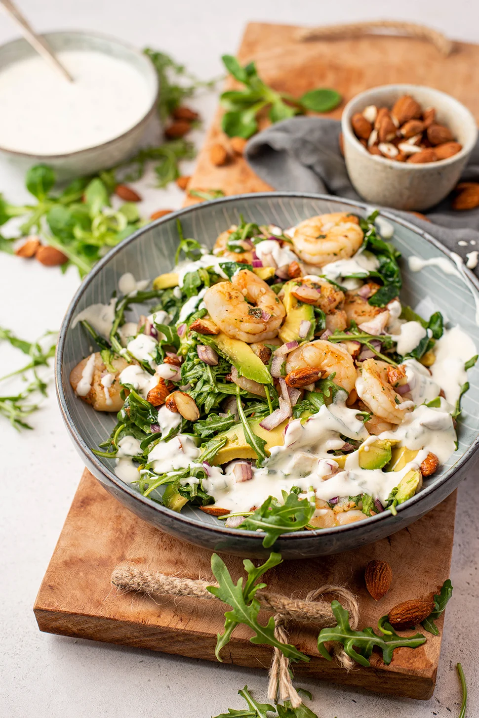 Garnalen-avocadosalade met bieslookdressing 1 Garnalen-avocadosalade met bieslookdressing