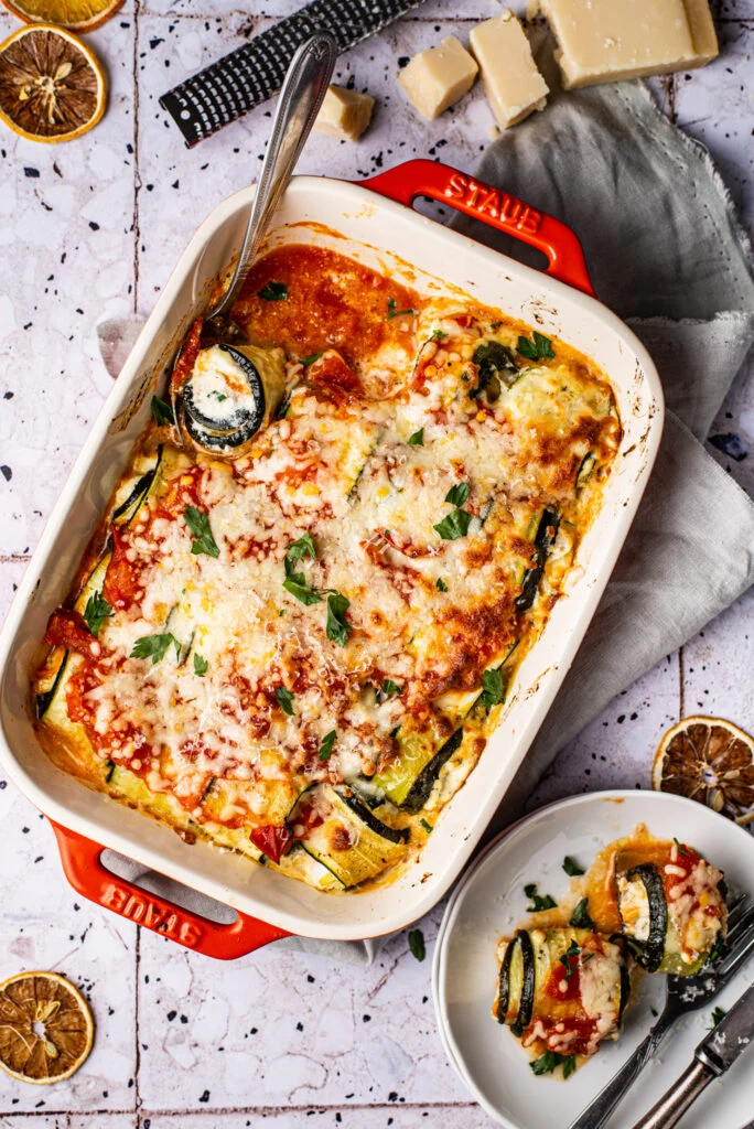 Courgetterolletjes met ricotta en garnalen