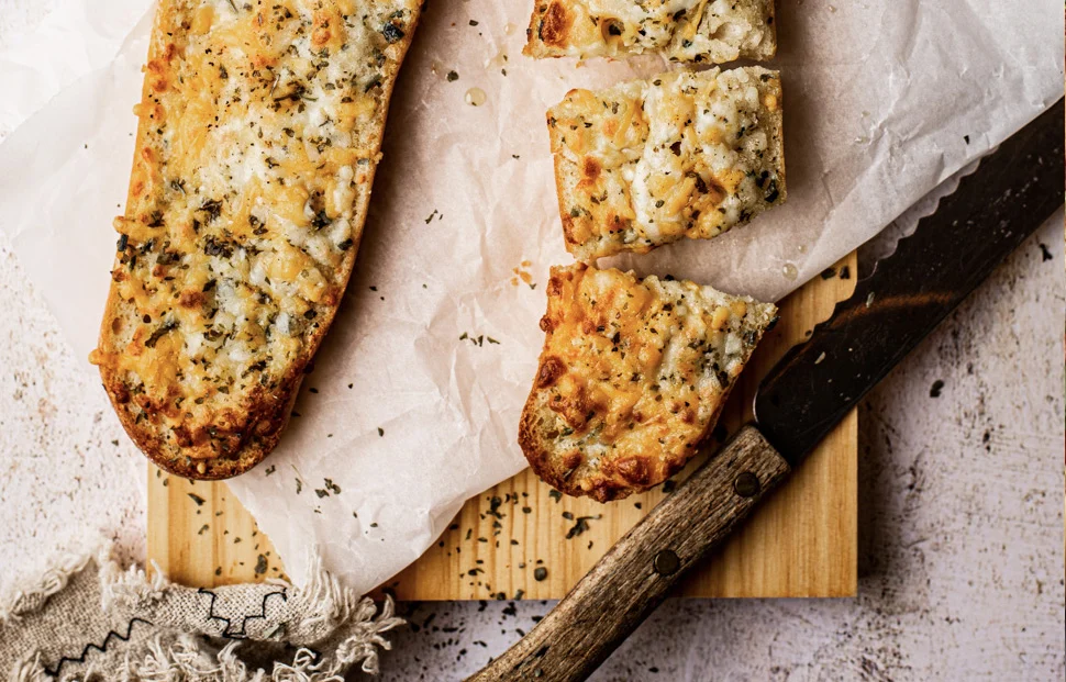 Fastfood Friday: Makkelijk garlicbread met kaas 3 Makkelijk garlicbread met kaas