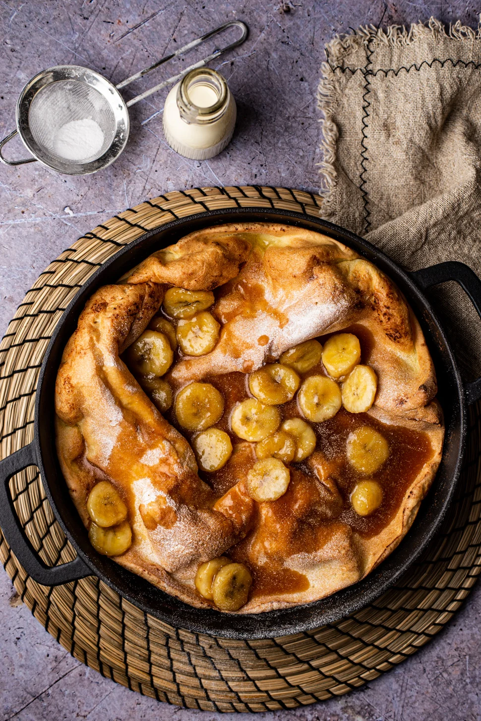 Dutch baby pancake met banaan en karamel