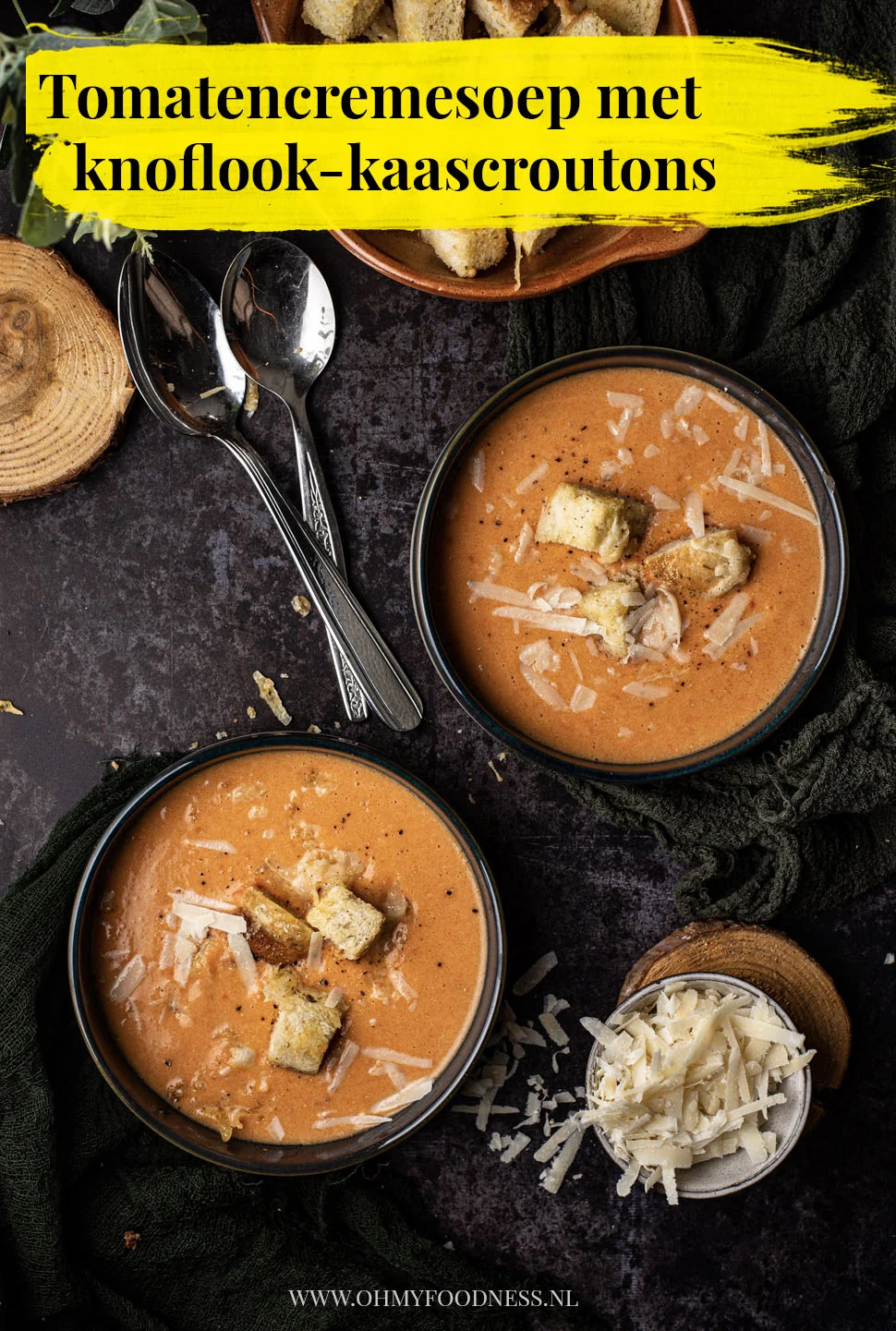 Tomatencremesoep met knoflook-kaascroutons 4 Tomatencremesoep met knoflook-kaascroutons