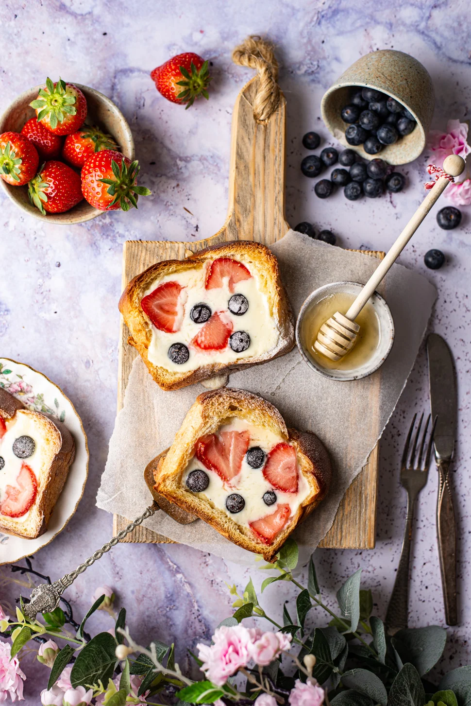 Custardtoast met rood fruit 1 Custardtoast met rood fruit