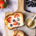Custardtoast met rood fruit