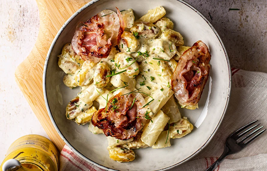 Gnocchi met witte asperges & krokante pancetta 2 gnocchi met witte asperges