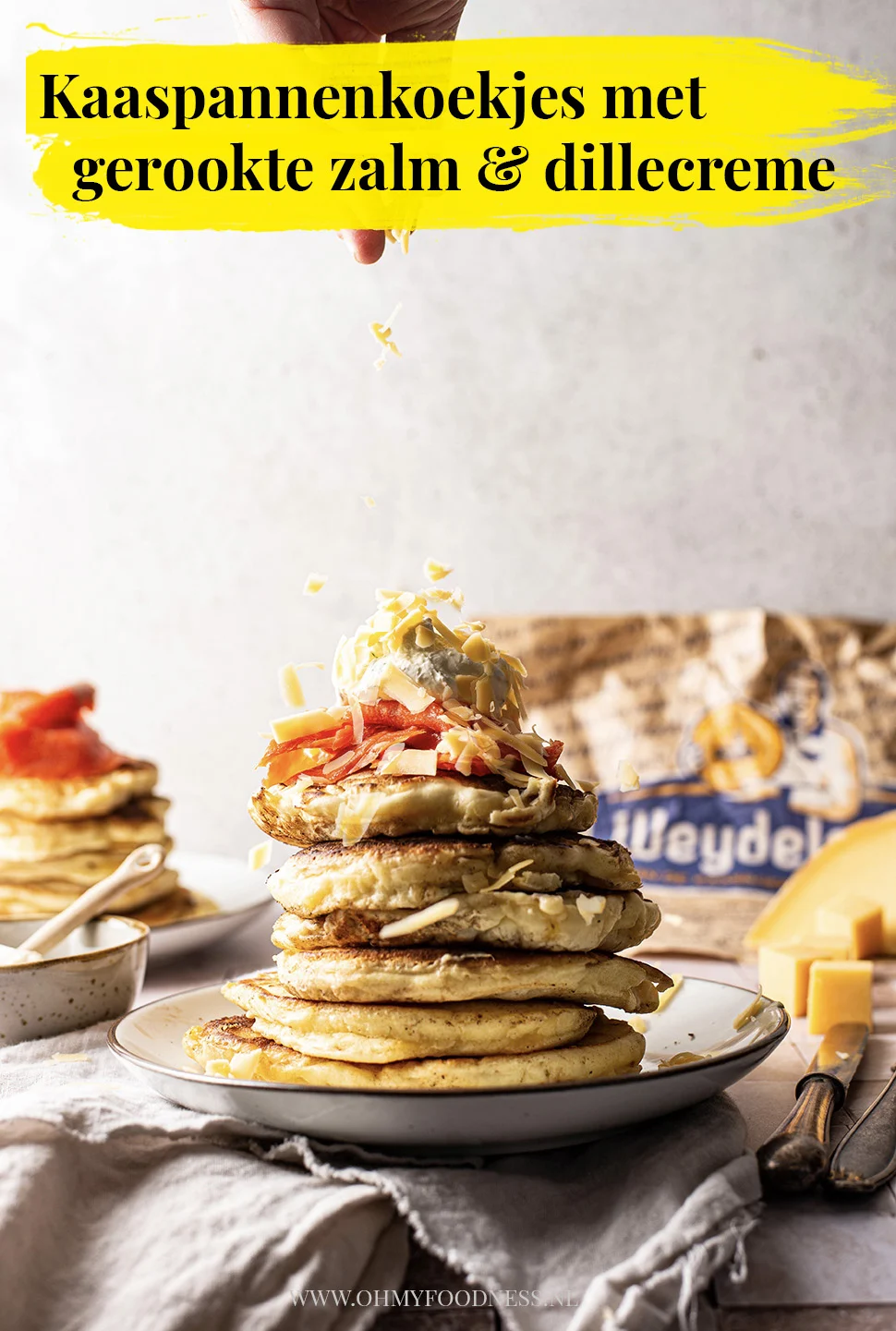 Kaaspannenkoekjes met gerookte zalm en dillecrème 4 Kaaspannenkoekjes met gerookte zalm