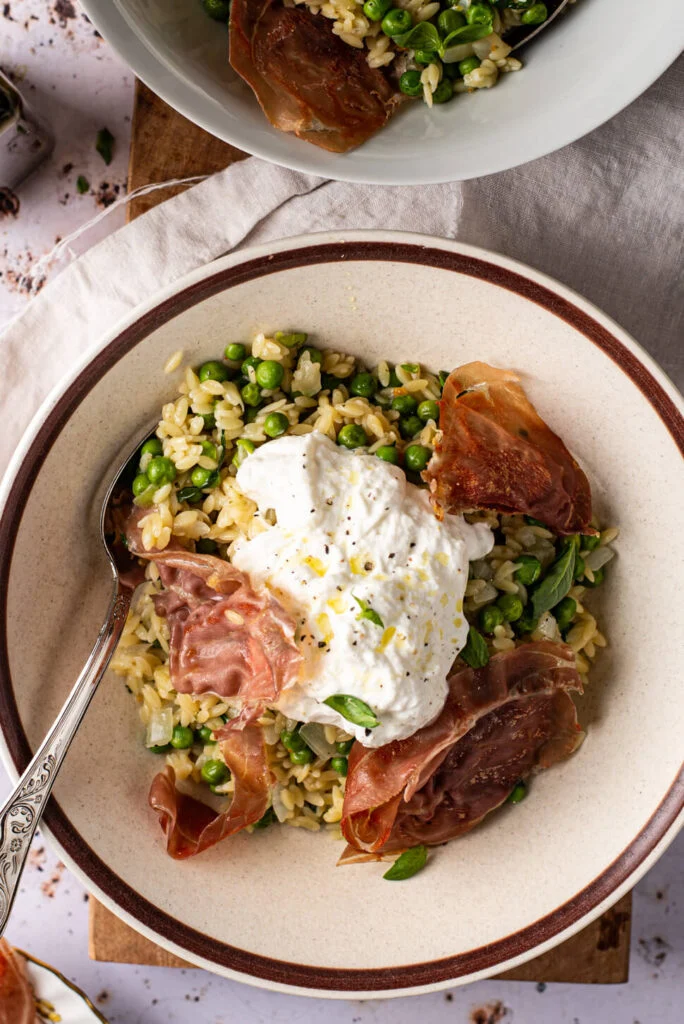 Orzo met burrata en krokante parmaham 1 Orzo met burrata en parmaham