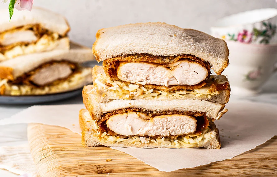 Fastfood Friday: Kip Katsu sandwich 2 Kip Katsu broodjes