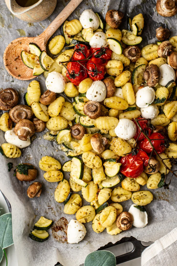 Gnocchi traybake met tomaatjes en mozzarella 12 gnocchi traybake met mozzarella