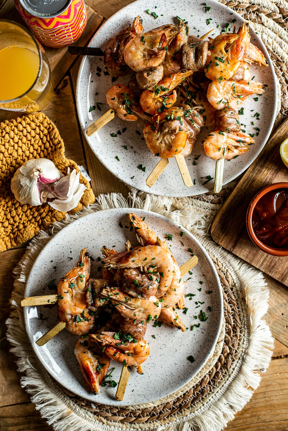 Surf & turf spiesjes met worst en garnalen 1 Surf & turf spiesjes met worst en garnalen
