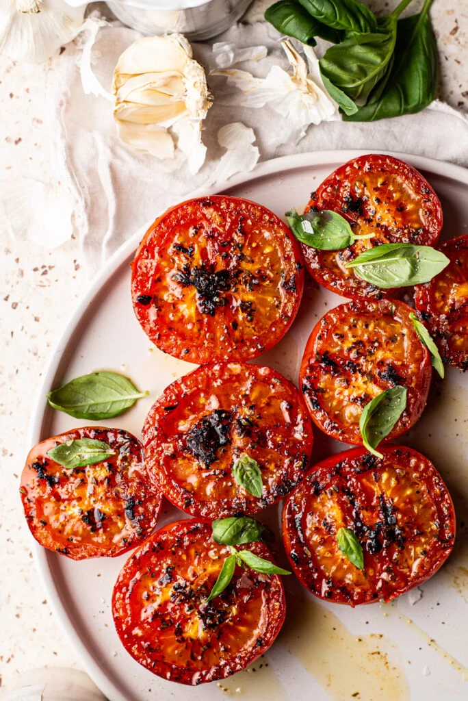 Gegrilde knoflooktomaten 18 Gegrilde knoflooktomaten