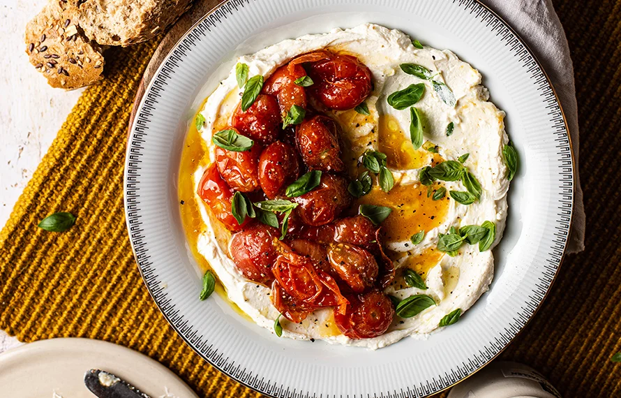 Geklopte feta met geroosterde tomaatjes 2 geklopte feta met geroosterde tomaatjes