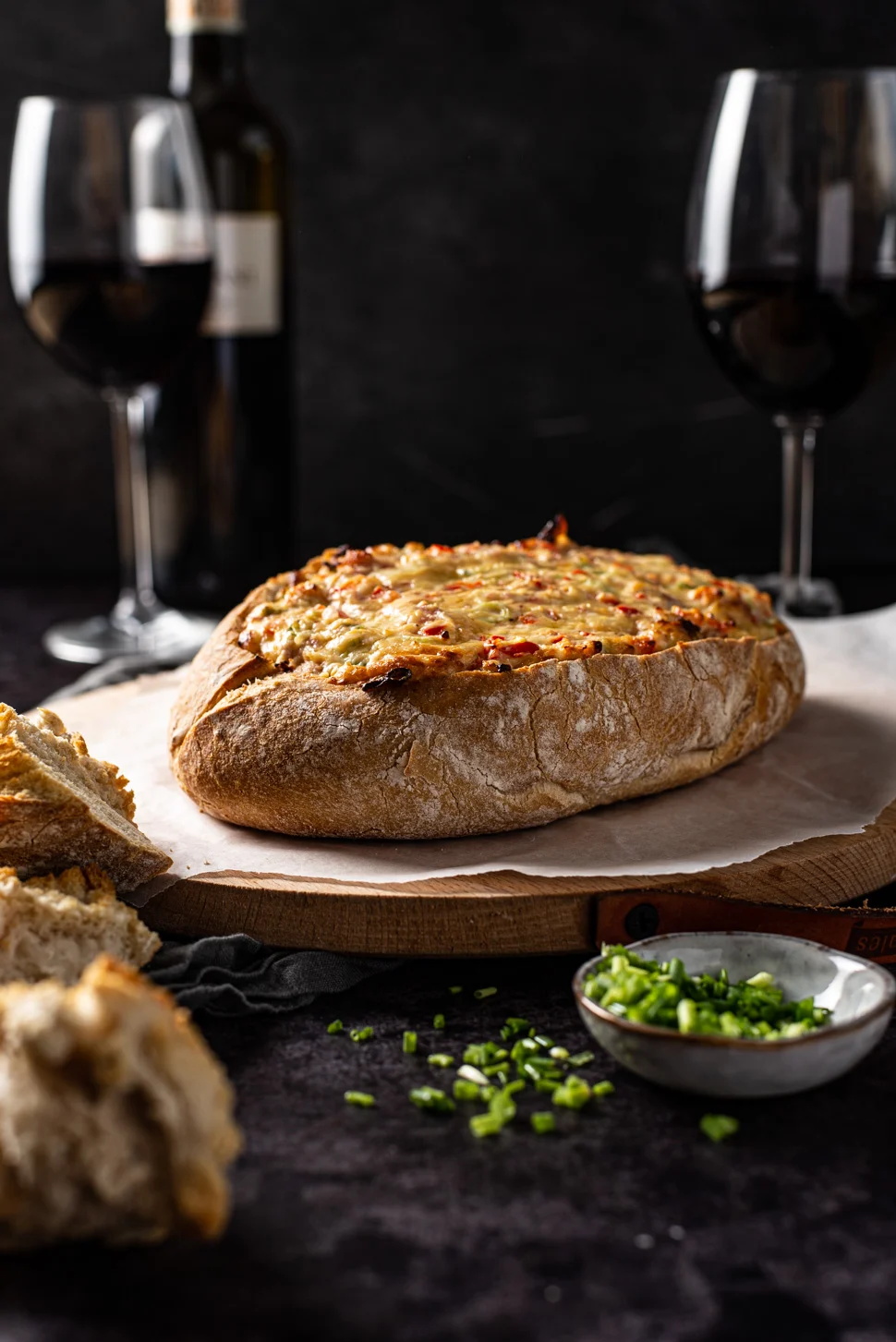 Met kaas gevuld borrelbrood 1 Met kaas gevuld borrelbrood