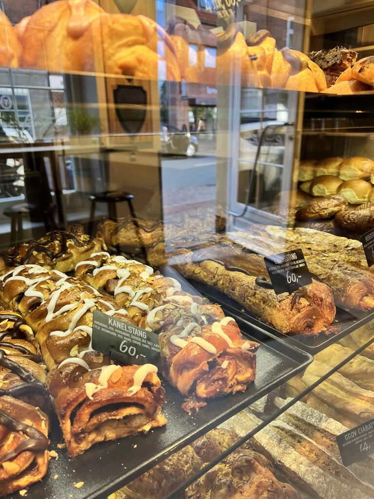 Dit moet je kopen in de Deense supermarkt 2 kanelstang
