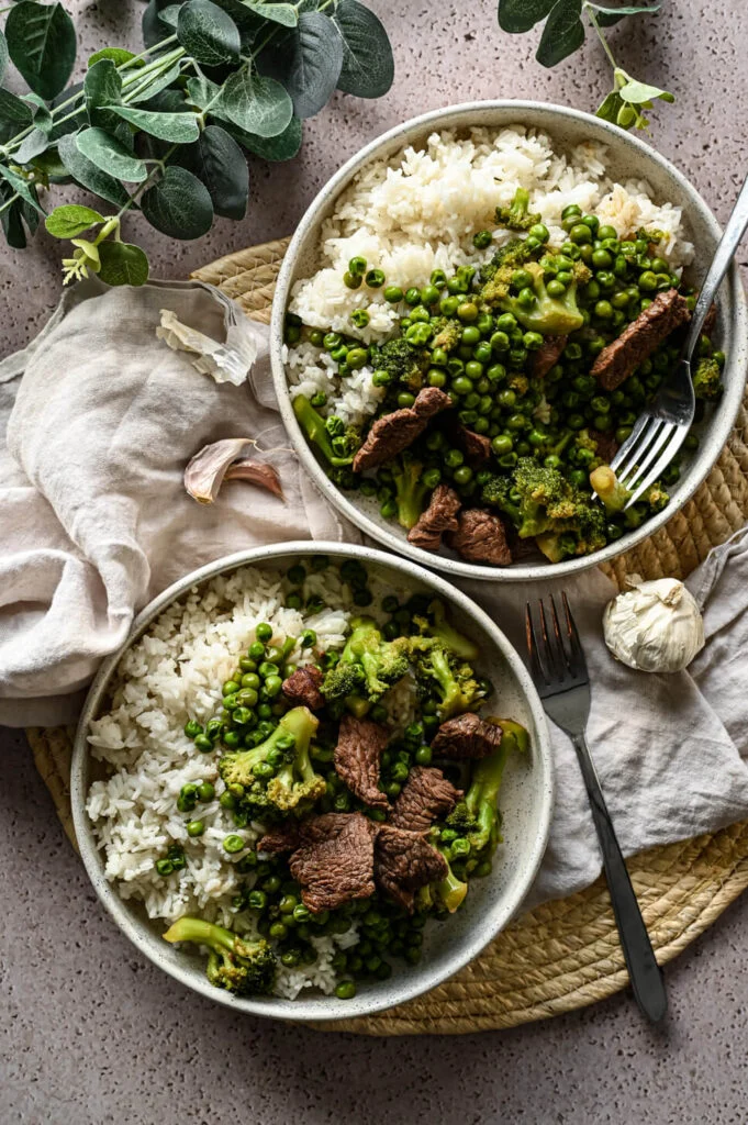 Broccoli recept met biefstuk in knoflook-sojasaus 10 broccoli recept met biefstuk
