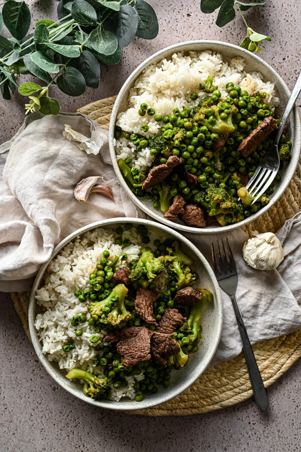 Broccoli recept met biefstuk in knoflook-sojasaus 2 broccoli recept met biefstuk