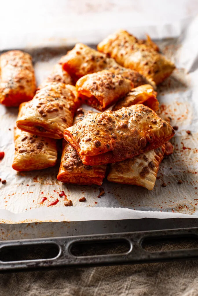 Saucijzenbroodjes maken met Nduja (Fastfood Friday) 9 Saucijzenbroodjes recept
