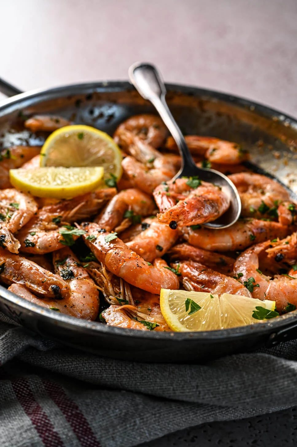 Garnalen in knoflookolie 3 garnalen in knoflookolie