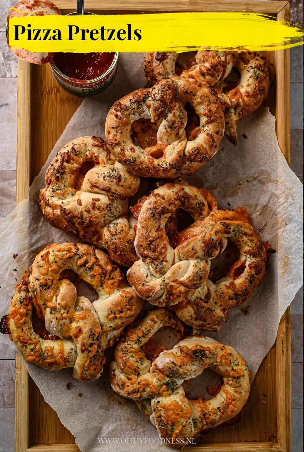 Pizza pretzels (Fastfood Friday) 7 pretzel broodje