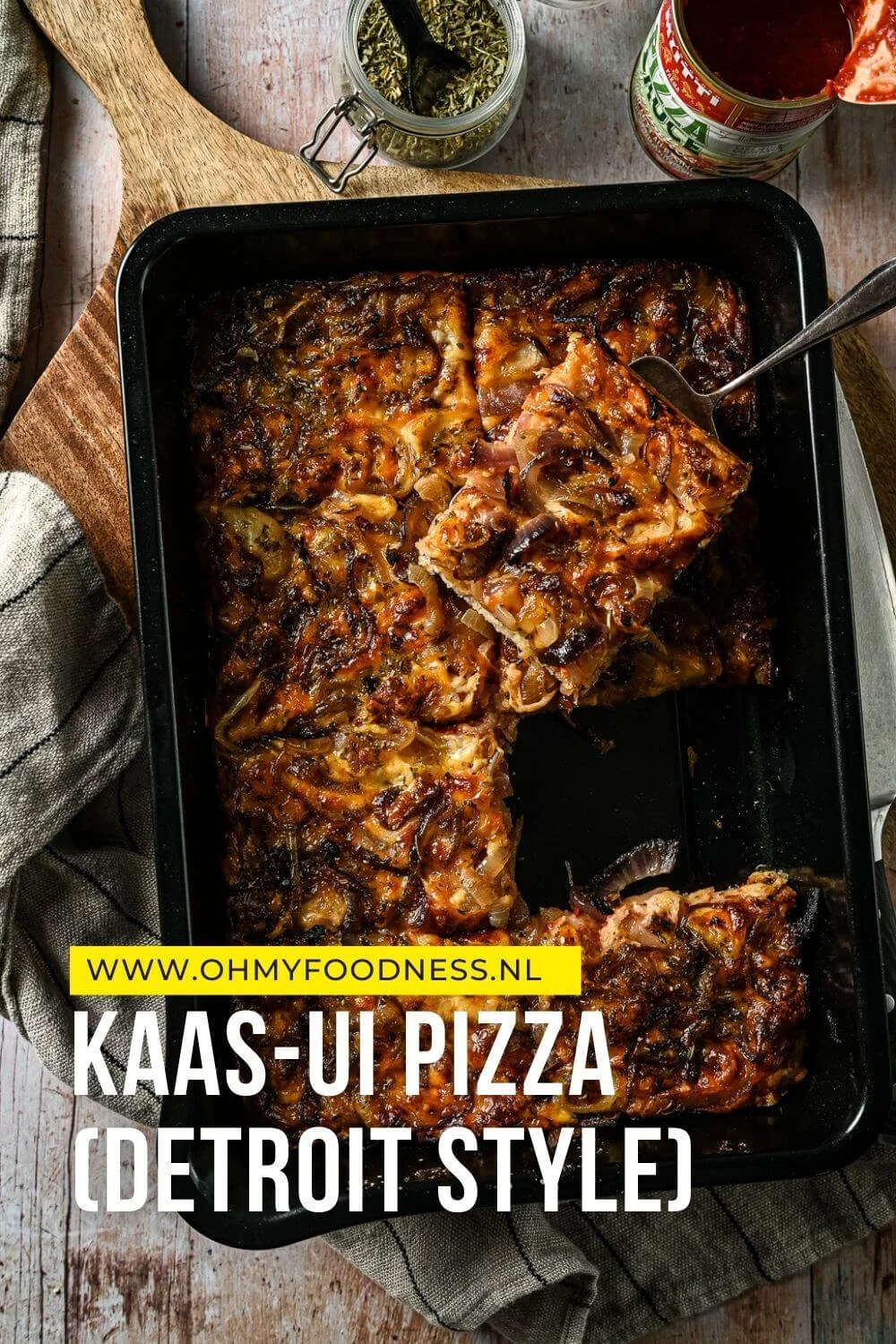 Kaas-ui pizza, Detroit Style (Fastfood Friday) 5 detroit style pizza