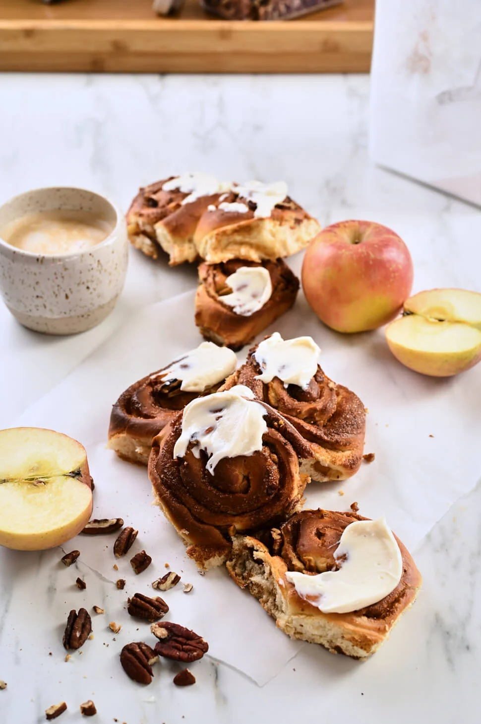 Kaneelbroodjes maken met appel & pecannoten 3 kaneelbroodjes maken