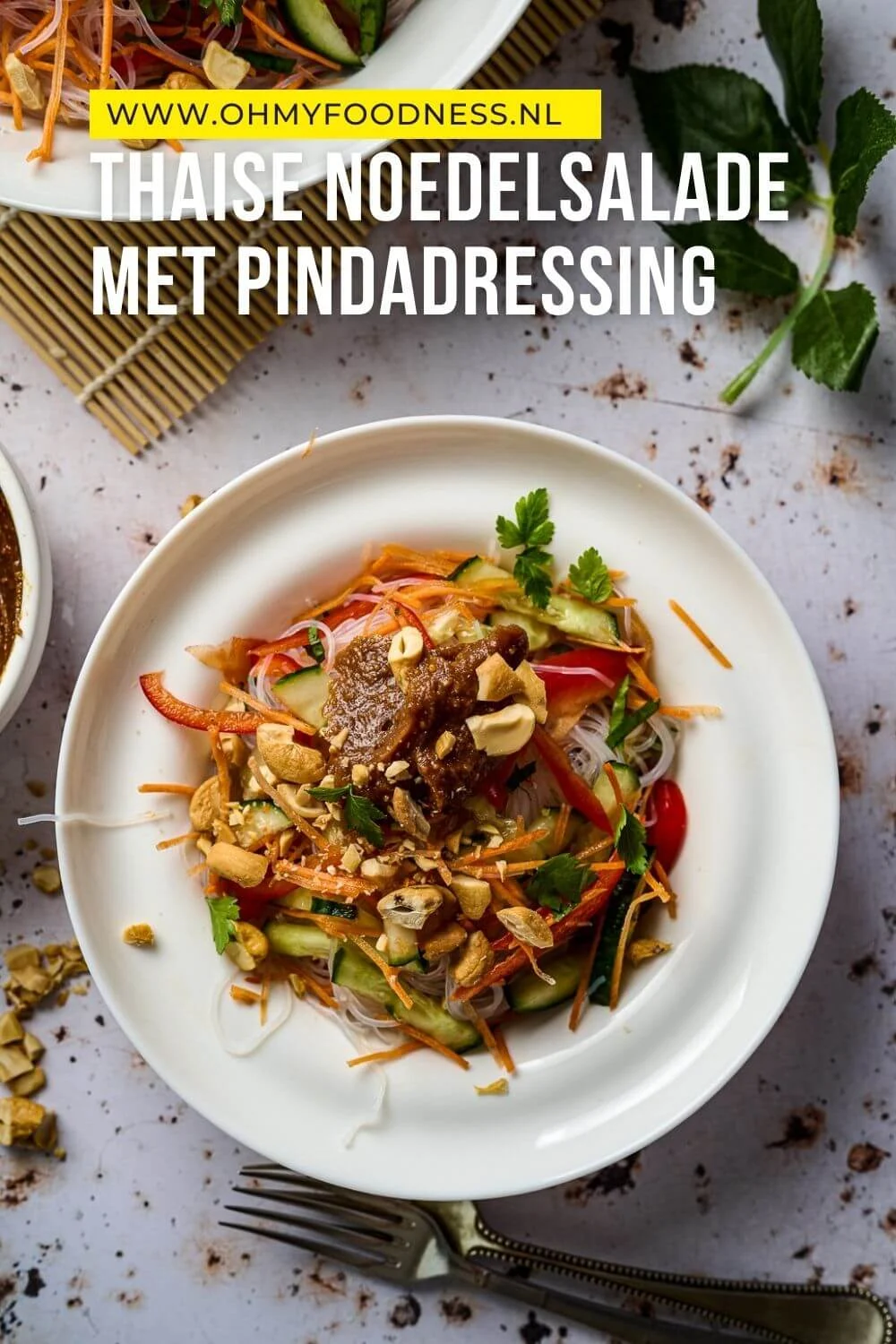 Thaise noedelsalade met pindadressing 4 Koude noedelsalade