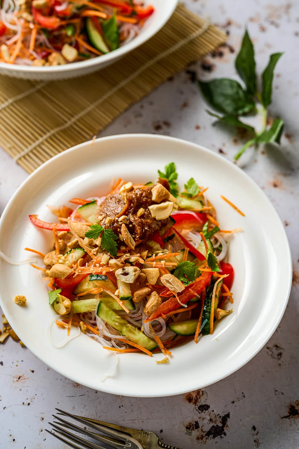 Thaise noedelsalade met pindadressing 3 Thaise salade dressing