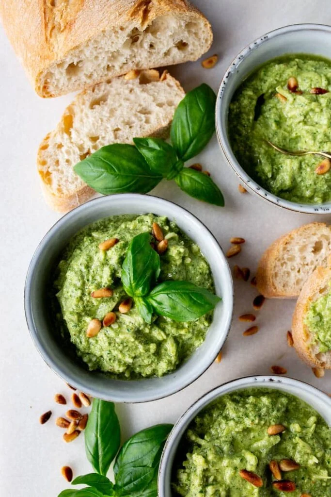 Smeersels voor op stokbrood (10x) 2 pesto