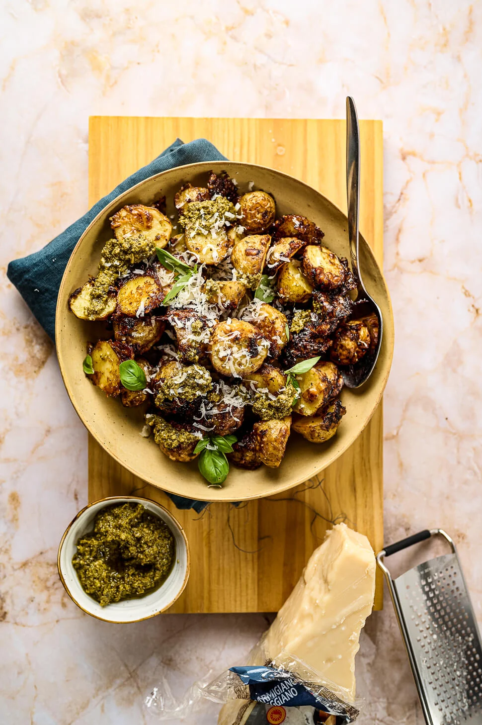 Parmezaan aardappels met pesto 1 aardappels uit de oven