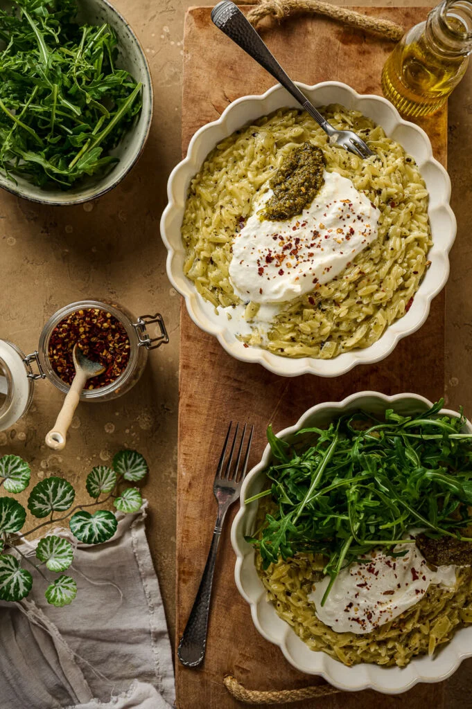 Romige Orzo met pesto & burrata 4 vegetarisch orzo recept