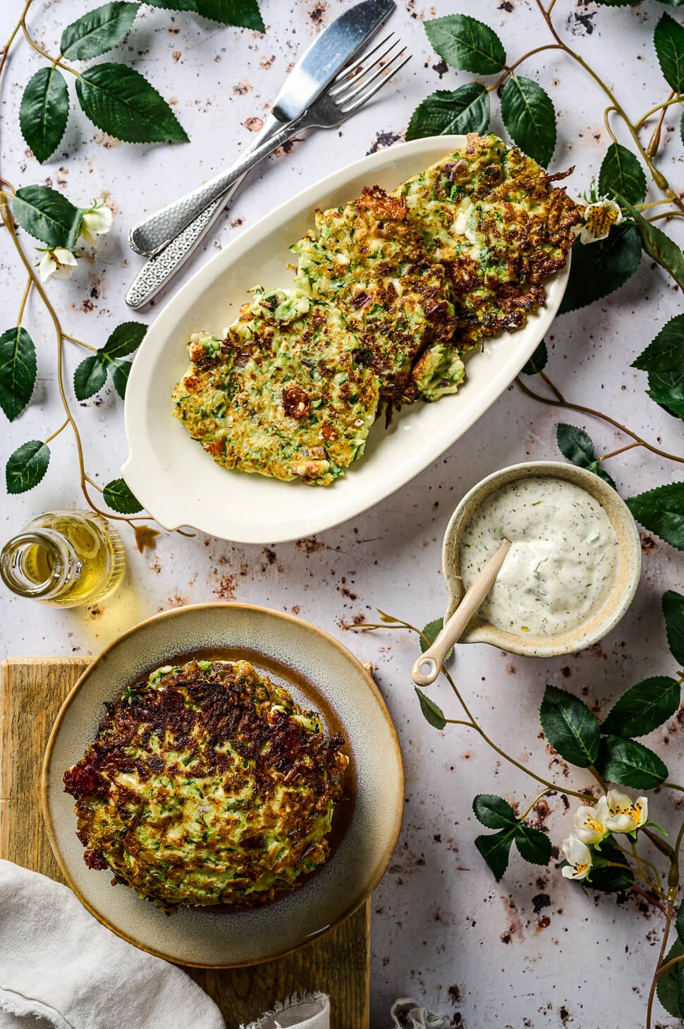 Griekse Courgette koekjes (Kolokithokeftedes) 2 griekse courgettekoekjes