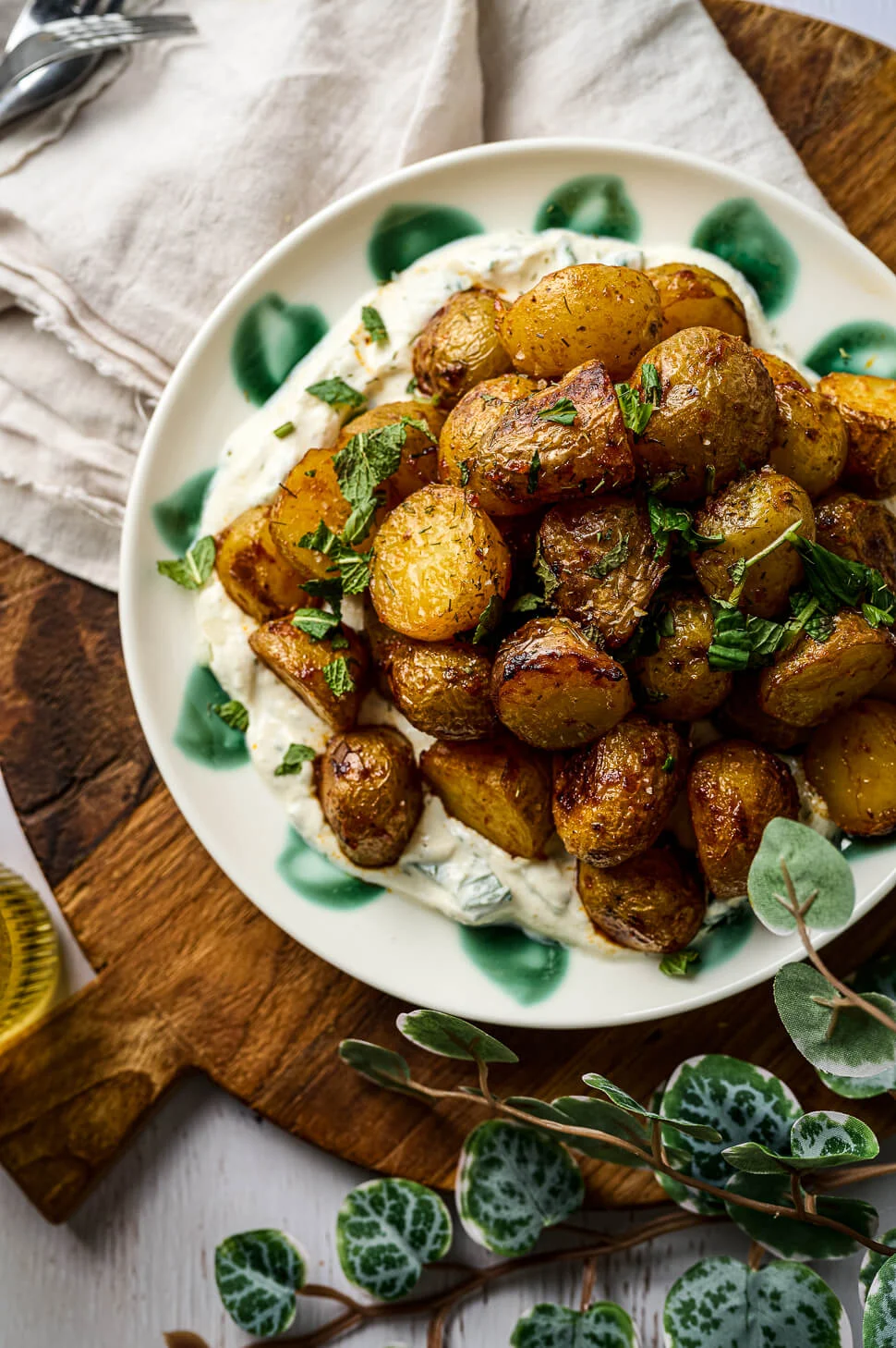 Harissa aardappeltjes met kruidenyoghurt 6 harissa aardappeltjes