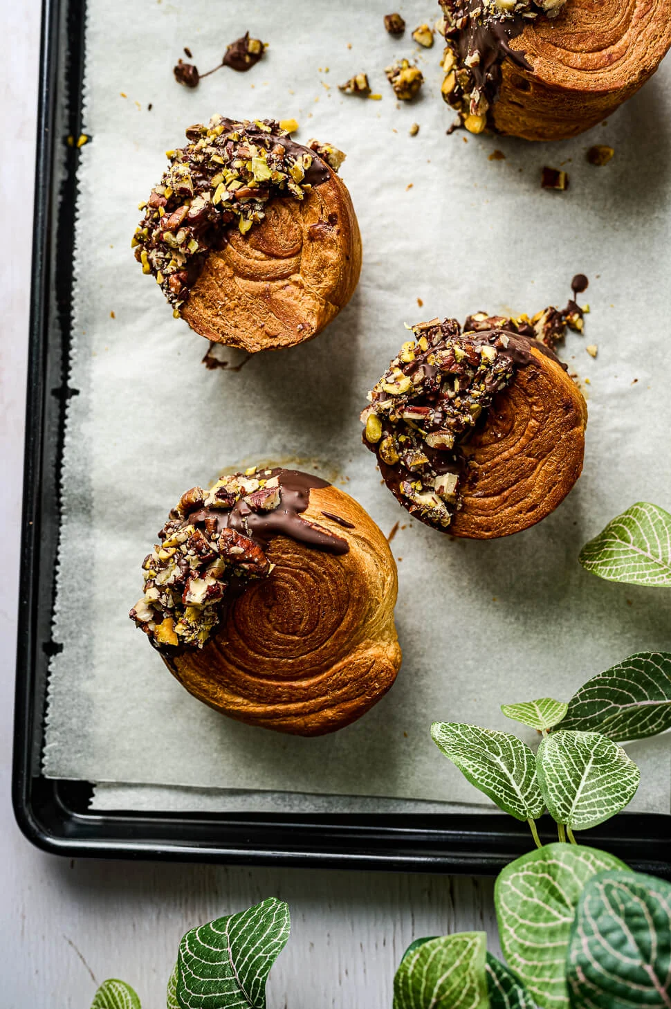 Croissant rolls met chocolade en nootjes 1 Croissant chocolade
