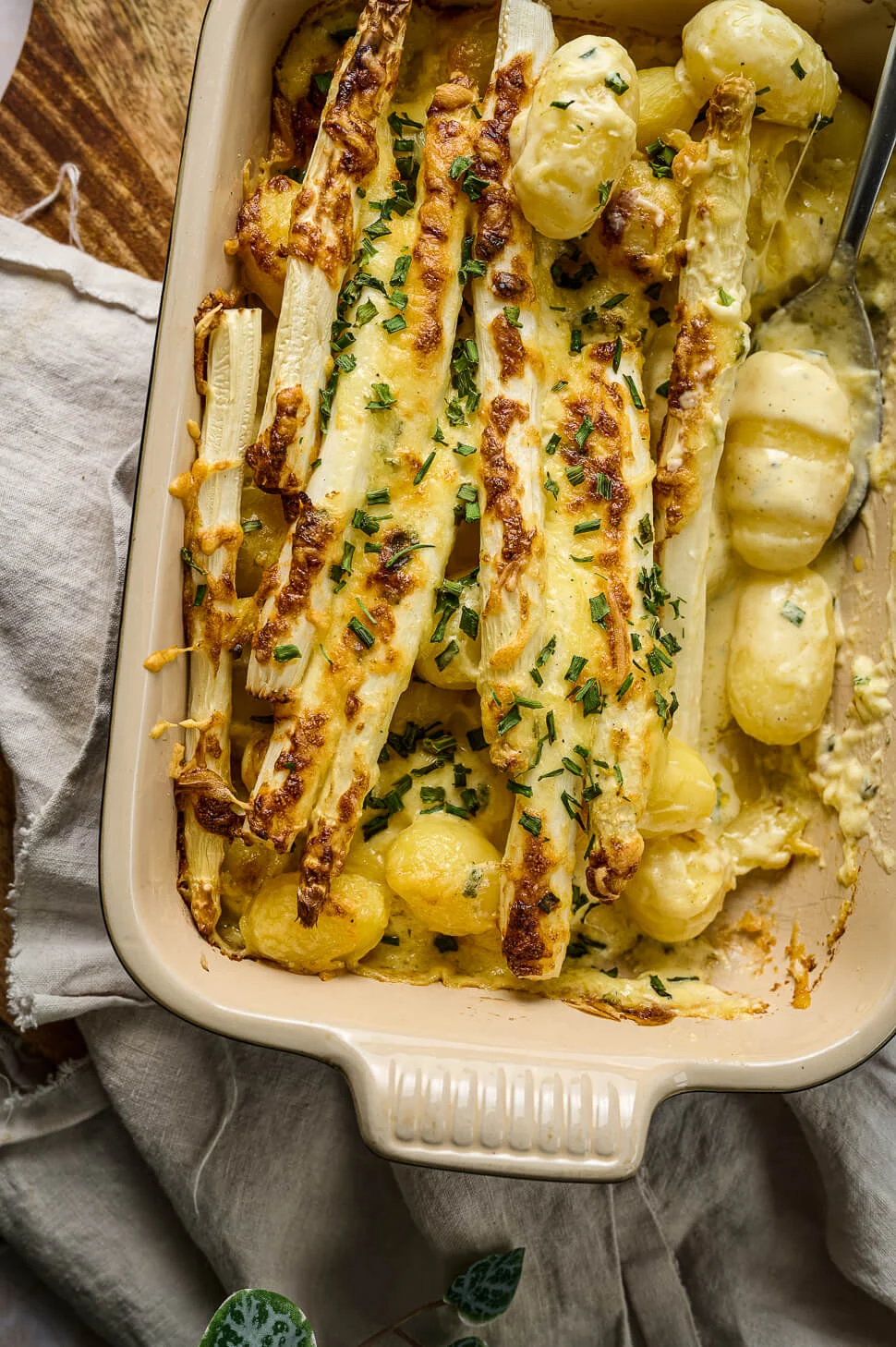 Aardappelgratin witte asperges
