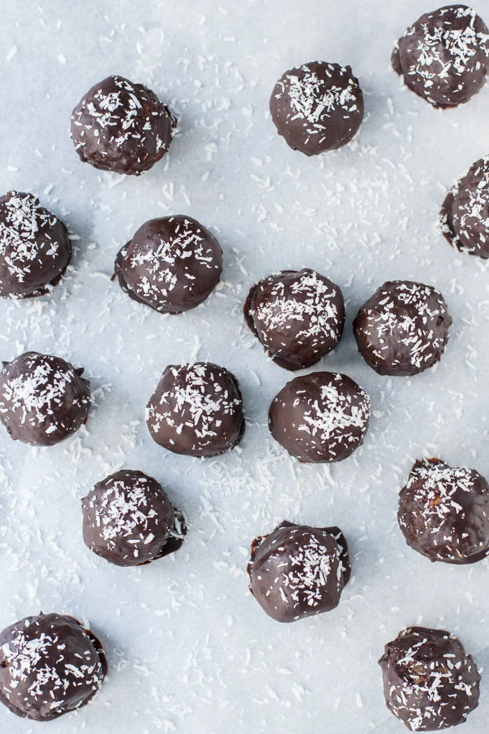 10x favoriete tussendoortjes (verantwoord) 5 chocolade-kokosballen