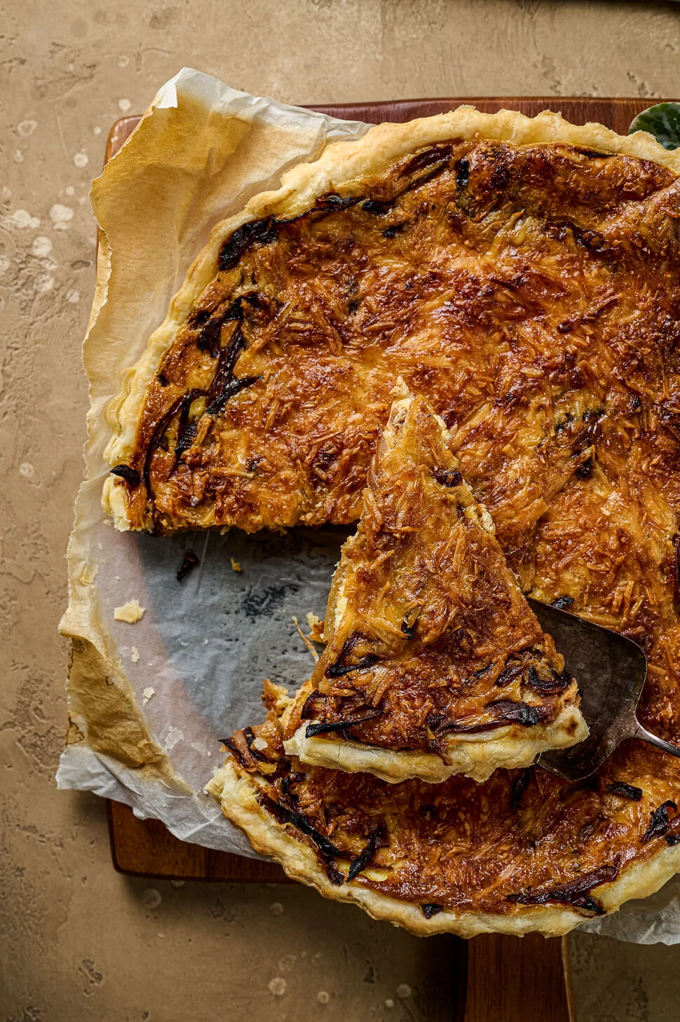 Kaas uien quiche 6 kaas-ui-taart
