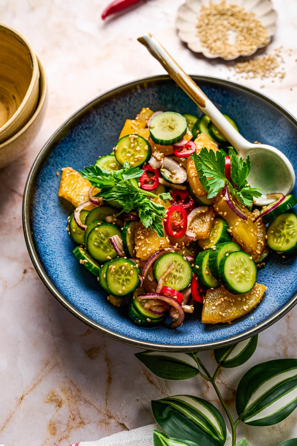 Aziatische salade met komkommer en ananas 3 Aziatische komkommersalade
