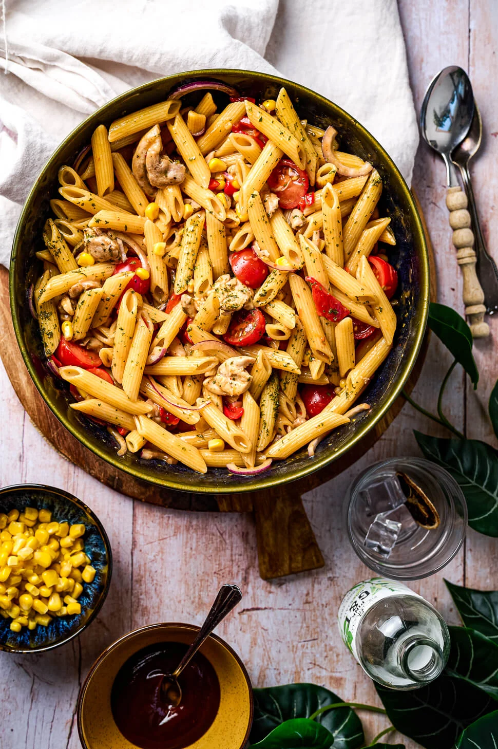 BBQ chicken pastasalade 1 barbecuesaus maken