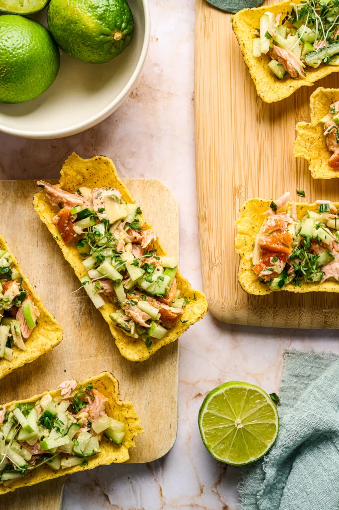 Taco bootjes met frisse zalmtartaar 5 zalmtartaar gerookte zalm