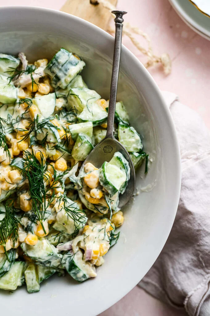 Komkommer dille salade met mais 3 komkommer dille salade