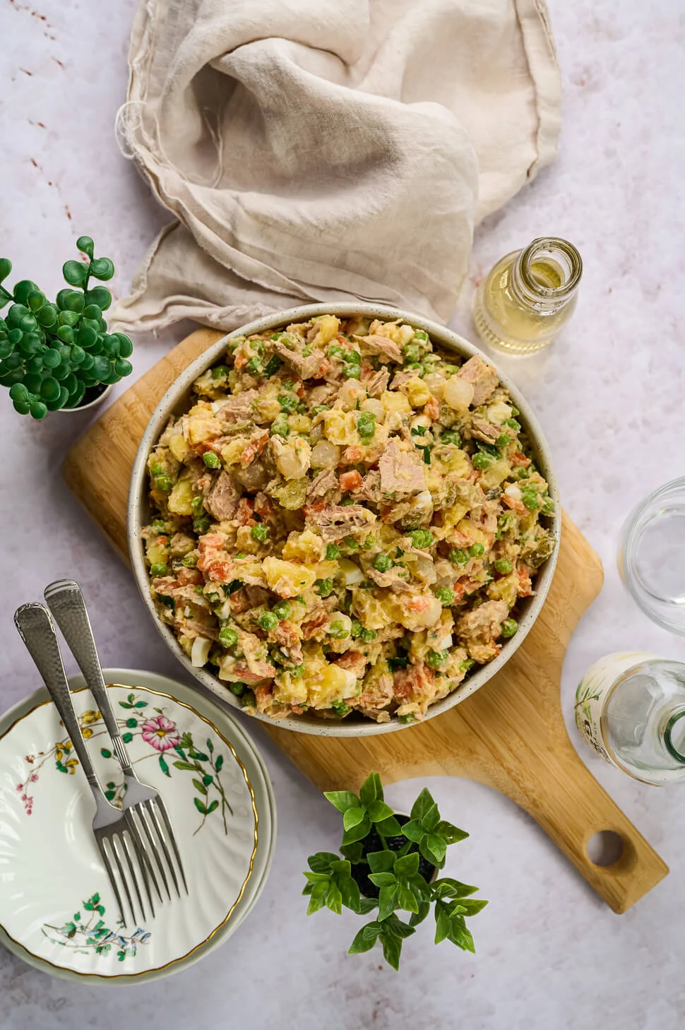 Russische salade met tonijn 1 Russische salade malaga
